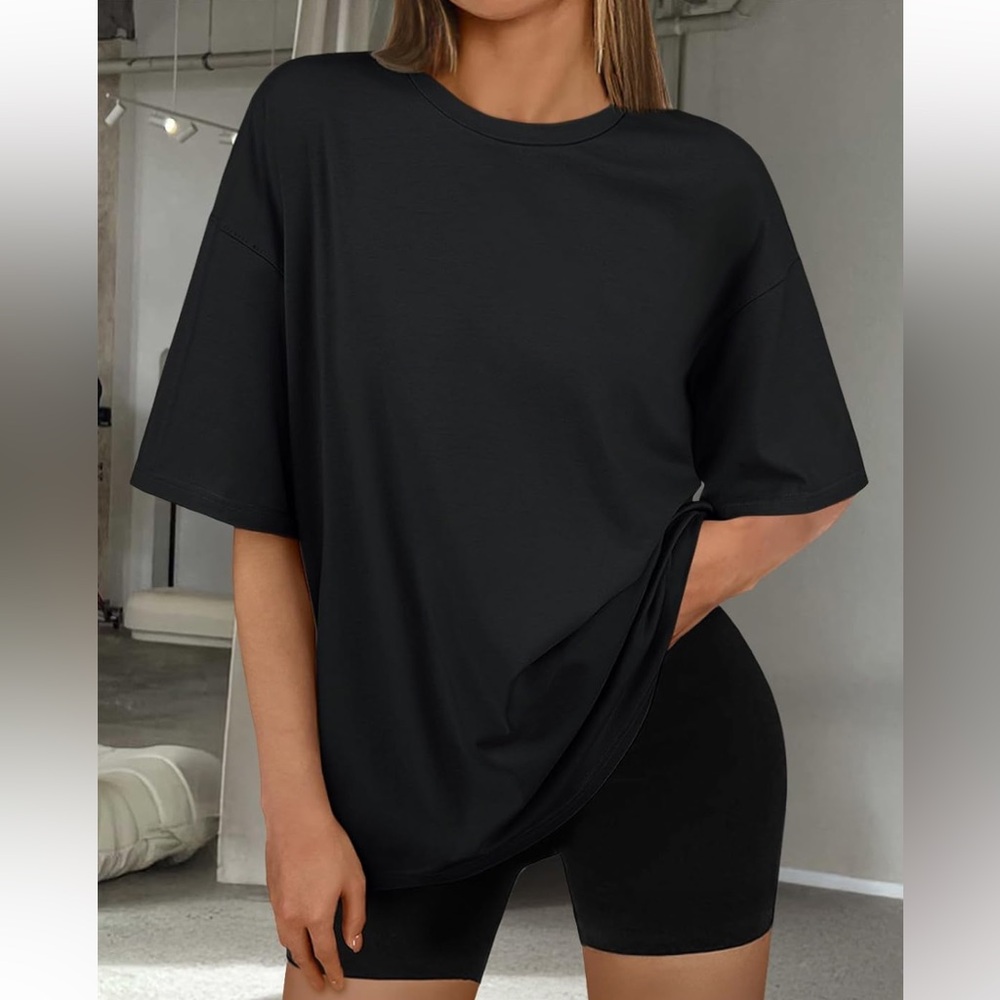 NWT No Label Size L Black Spring Tee